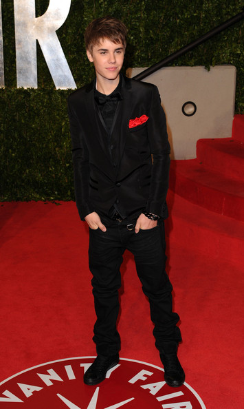 Justin-Bieber-Dolce-and-Gabbana-Mens-Suit-1